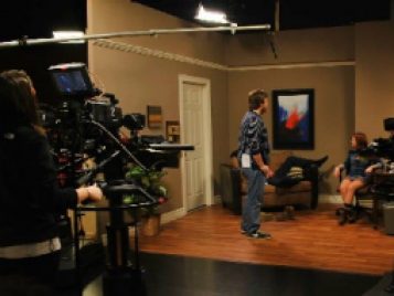 Student directs a scene in Mark Cendrowski's TV Directing Workshop 